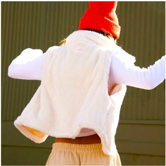 Free People Slope Seeker Ivory Faux Fur Sherpa Reversible Vest NWT - Picture 2 of 14